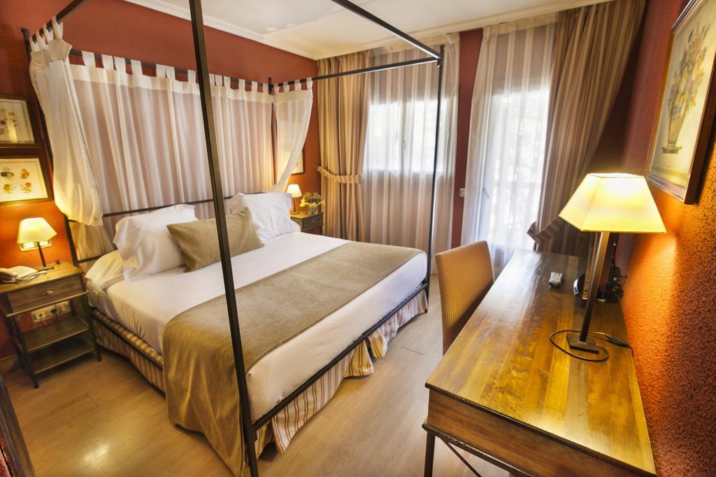 Hotel Rural Spa & Wellness Hacienda Los Robles Navacerrada Room photo