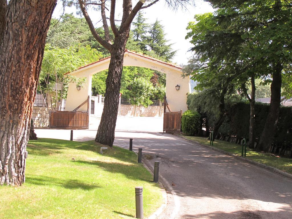 Hotel Rural Spa & Wellness Hacienda Los Robles Navacerrada Exterior photo