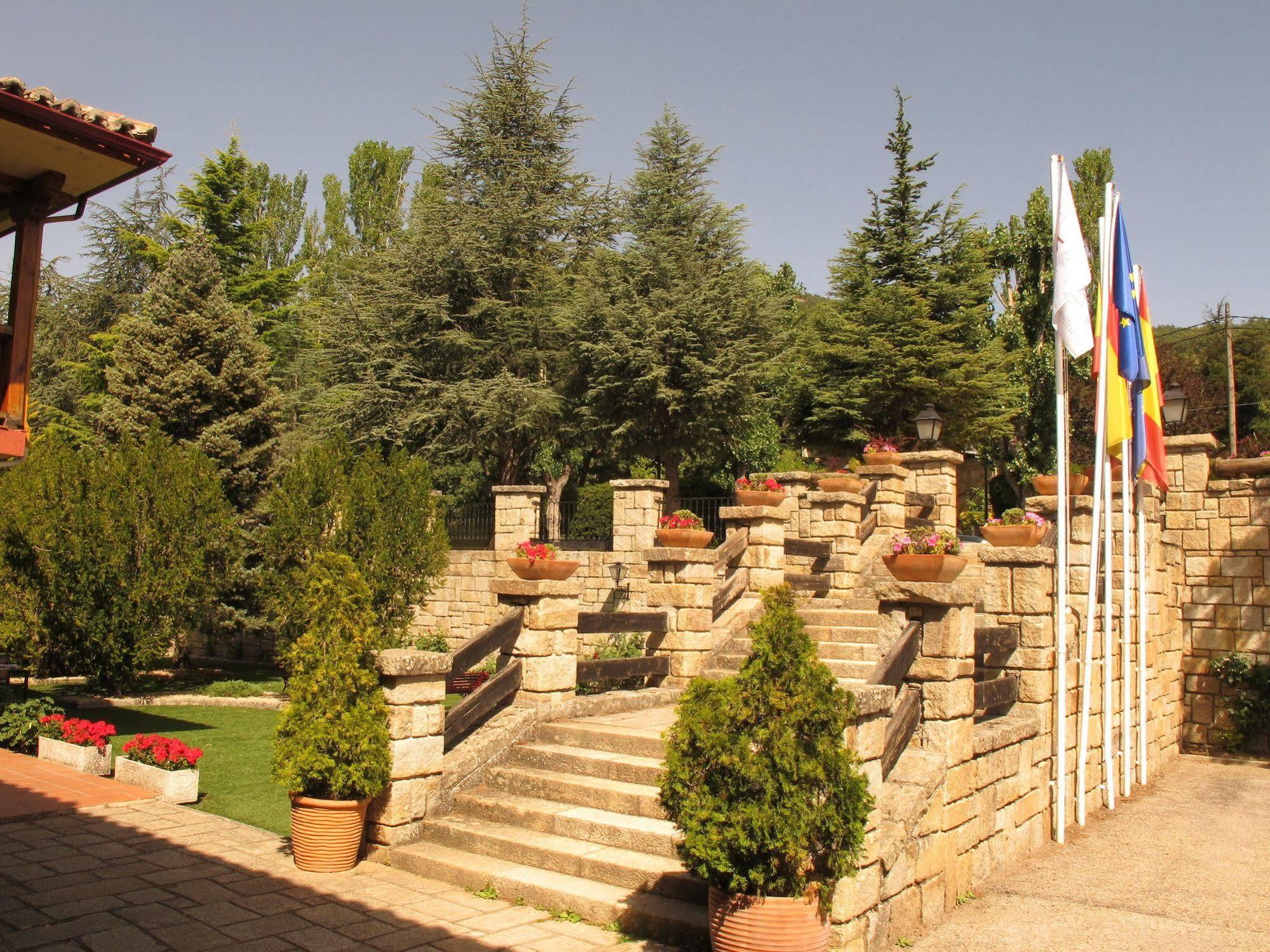 Hotel Rural Spa & Wellness Hacienda Los Robles Navacerrada Exterior photo