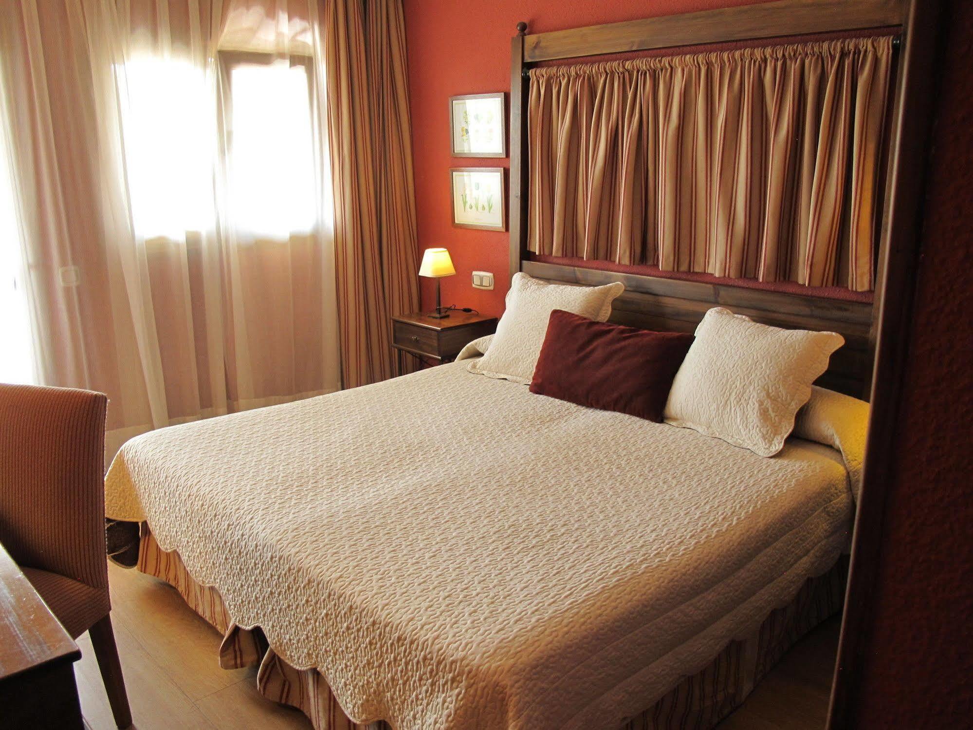 Hotel Rural Spa & Wellness Hacienda Los Robles Navacerrada Exterior photo