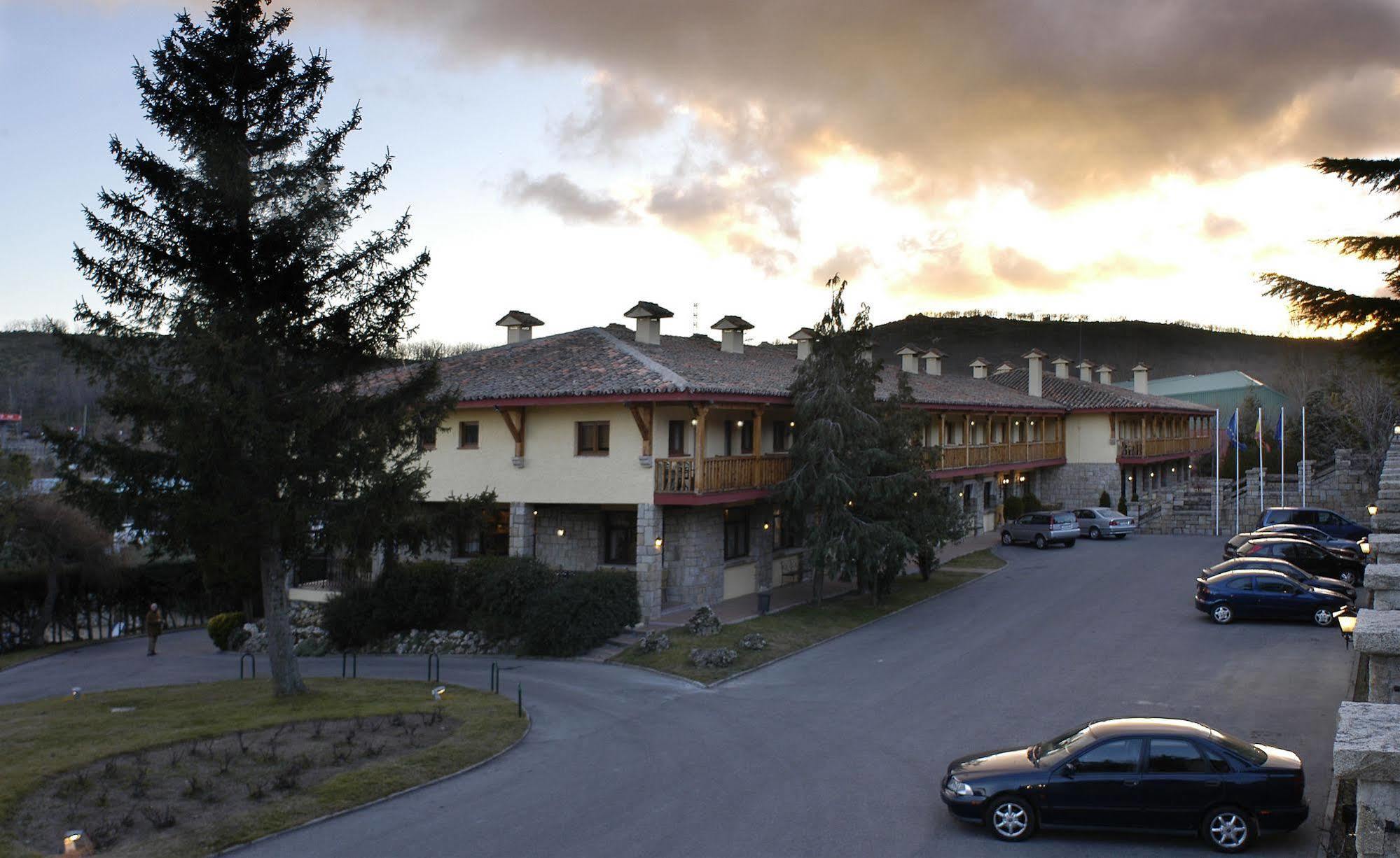 Hotel Rural Spa & Wellness Hacienda Los Robles Navacerrada Exterior photo